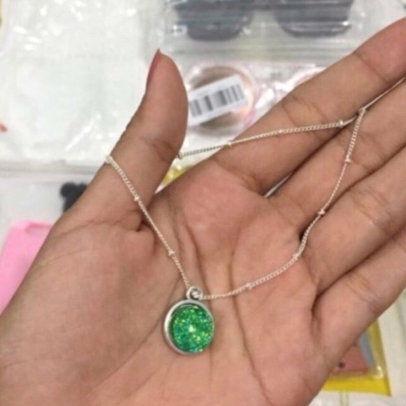 🌍HANDMADE GREEN DRUZY SET EARRINGS AND NECKLACE - Picture 3 of 4